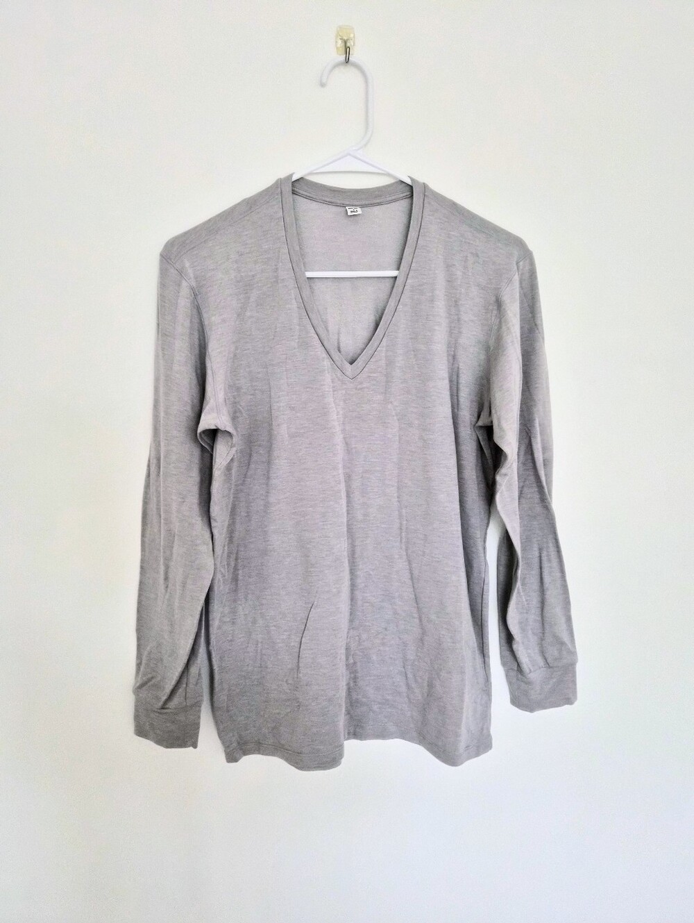 Uniqlo Extra Warm Long Sleeve V-neck Shirt Top